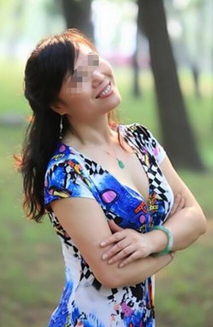 白人贵妇车内大战黑人:芜湖熟丝贵妇(3)(点击浏览下一张趣图)