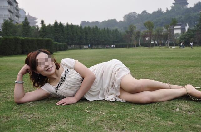 白人贵妇车内大战黑人:芜湖熟丝贵妇(4)(点击浏览下一张趣图)
