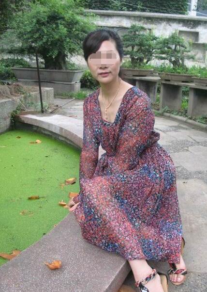 熟丝徐娘的微博照片:大连熟丝贵妇(点击浏览下一张趣图)