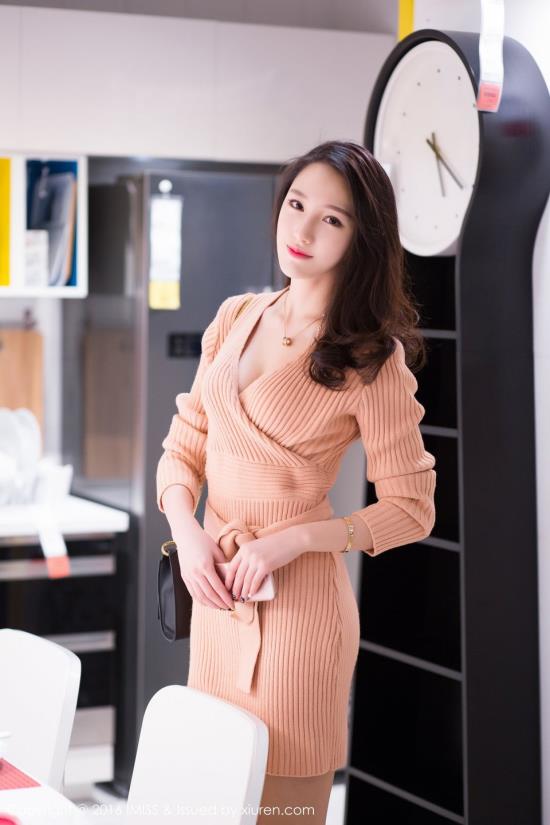 涩涩网综合美女图片(3)(点击浏览下一张趣图)