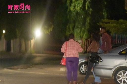 尼日利亚站街女:佛堂老街站街女(4)(点击浏览下一张趣图)