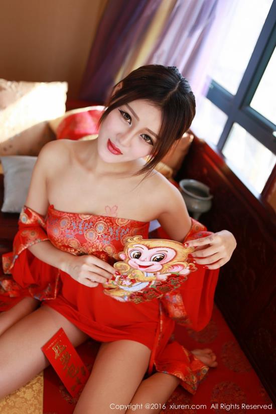 到处摸美女的秘密:看女人的光胸(2)(点击浏览下一张趣图)