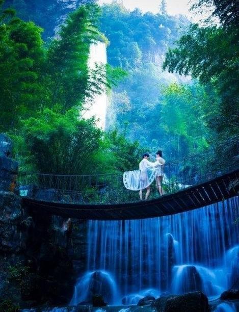 宝峰湖婚纱照女主角:张家界的裸婚纱照(8)(点击浏览下一张趣图)
