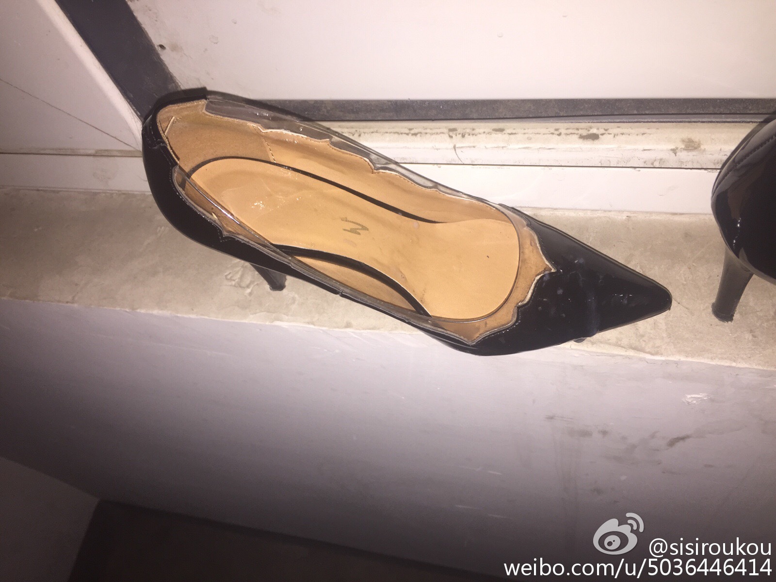 医院偷鞋爆射鞋:偷女生门口的鞋子(5)(点击浏览下一张趣图)