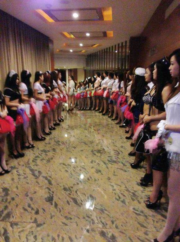 澳门九号会所体验:澳门九号会所爽,澳门帝豪休闲会所美女(6)(点击浏览下一张趣图)