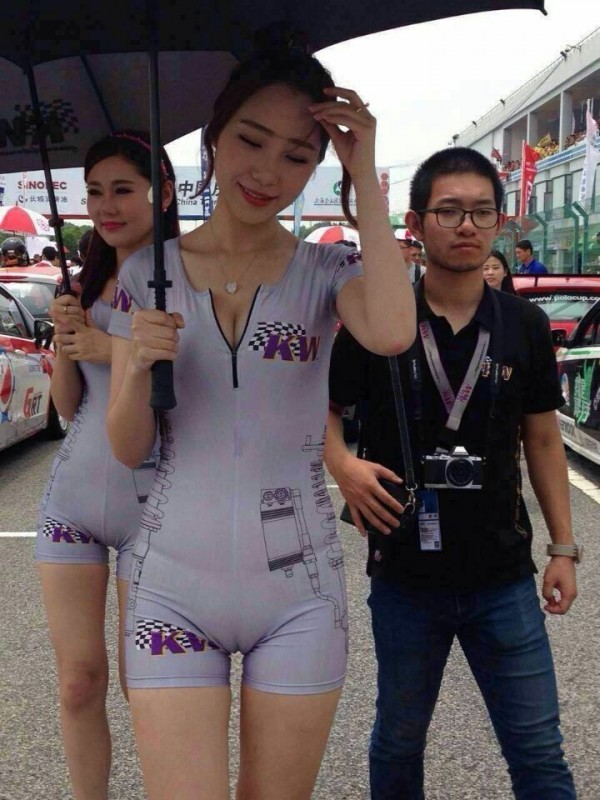 女生怎样穿出骆驼趾:骆驼趾紧紧的缝v(点击浏览下一张趣图)