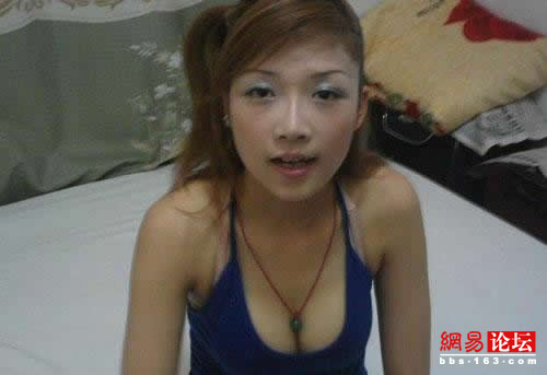 鸡婆小姐店图片:小姐做大保健服务图片(3)(点击浏览下一张趣图)