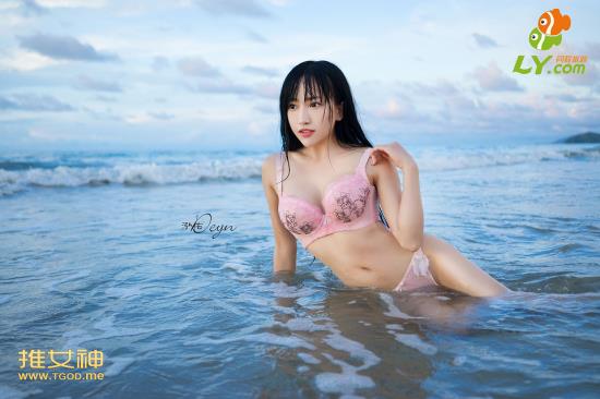 情色网综合美女图片(3)(点击浏览下一张趣图)