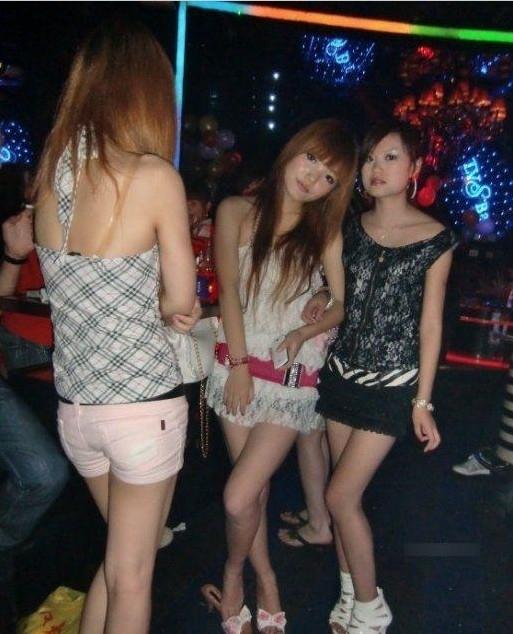 ktv里尽是些龌龊狗男女:陪酒女的龌龊图片(5)(点击浏览下一张趣图)