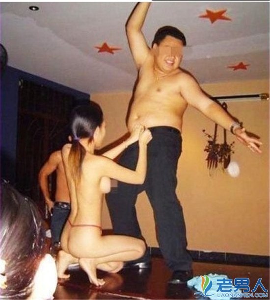 最近裸嗨视频:酒吧辣妹裸嗨图(点击浏览下一张趣图)