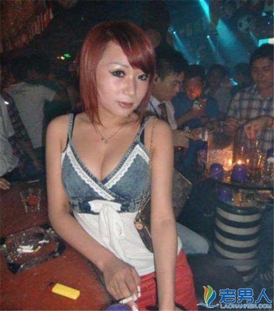 最近裸嗨视频:酒吧辣妹裸嗨图(5)(点击浏览下一张趣图)