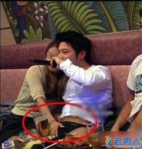 某温州ktv裸嗨图片:五女酒吧裸嗨视频(2)(点击浏览下一张趣图)