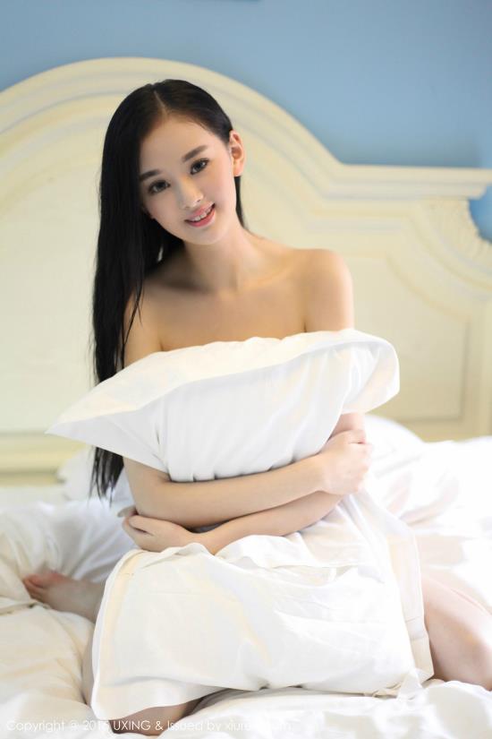 一线天图片:微胖女是一线天(点击浏览下一张趣图)