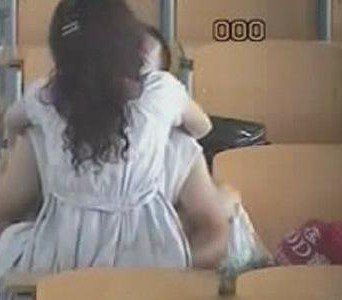 中学男女生亲密视频图片高中男女同约不雅视频(3)(点击浏览下一张趣图)