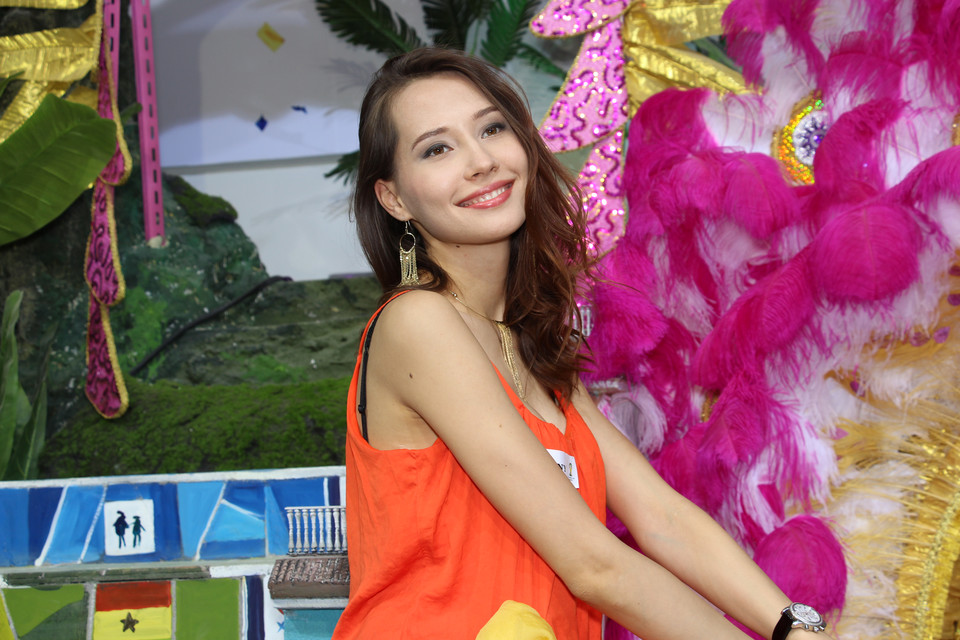 俄罗斯女的开放俄罗斯艺术美女图片(5)(点击浏览下一张趣图)