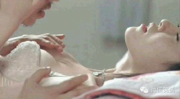 为什么男人都喜欢抚摸女人的乳房(点击浏览下一张趣图)