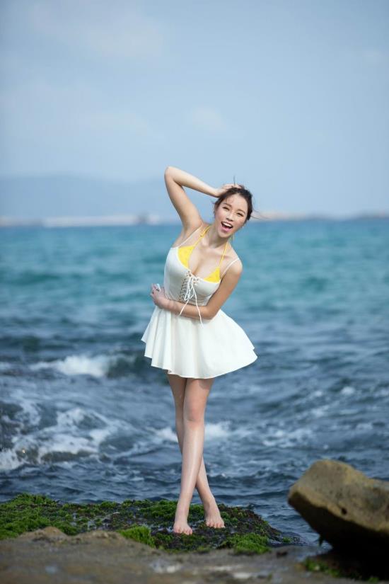 淫色网99re综合美女图片(2)(点击浏览下一张趣图)
