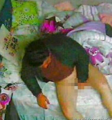 武汉官员不雅照片全集不雅试衣间男女视频(5)(点击浏览下一张趣图)