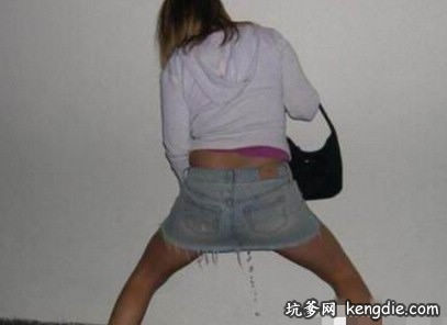 印度女性露天排便图女性解小便组图(3)(点击浏览下一张趣图)