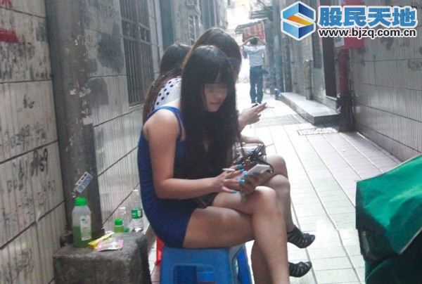 站街女快餐图片深圳站街女子招嫖图片(4)(点击浏览下一张趣图)