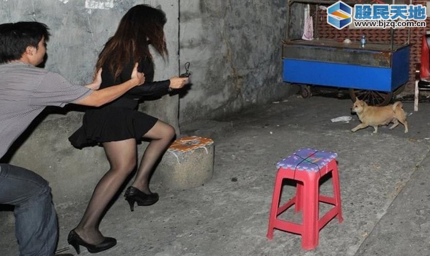 站街女快餐图片深圳站街女子招嫖图片(5)(点击浏览下一张趣图)