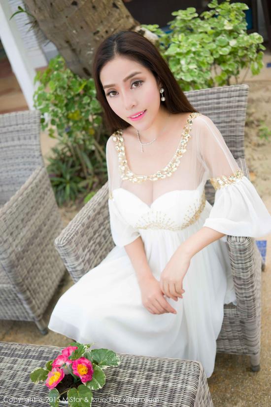 findchips综合美女图片(3)(点击浏览下一张趣图)