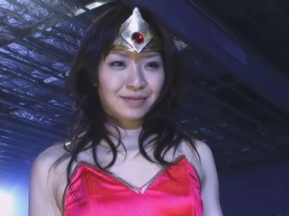 女战士被虐视频女战士被刺穿肚子图(2)(点击浏览下一张趣图)
