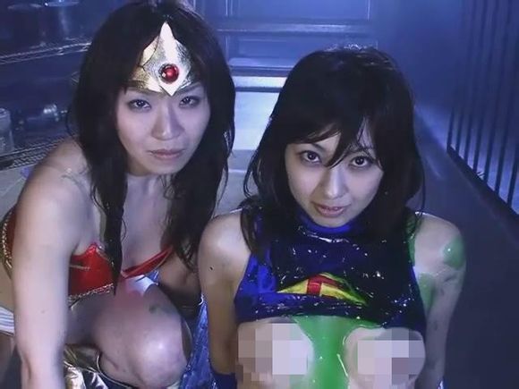 女战士被虐视频女战士被刺穿肚子图(4)(点击浏览下一张趣图)