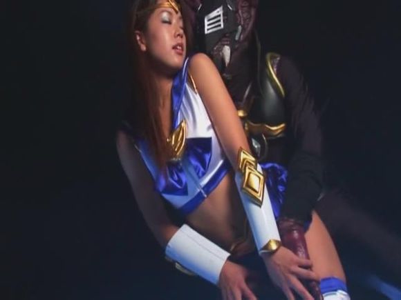 女战士被虐视频女战士被刺穿肚子图(8)(点击浏览下一张趣图)
