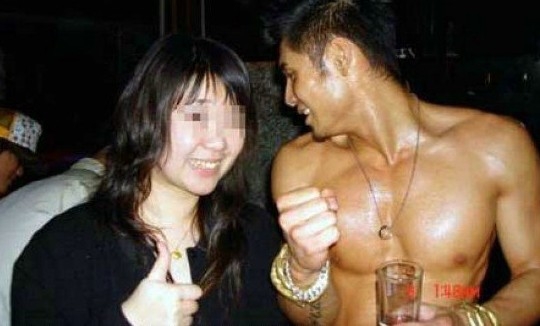 亿万富婆图片富婆招聘男保姆真实图片(点击浏览下一张趣图)