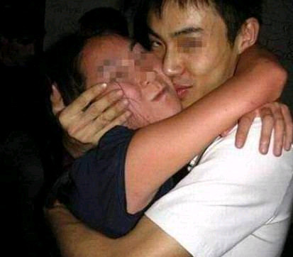 亿万富婆图片富婆招聘男保姆真实图片(4)(点击浏览下一张趣图)