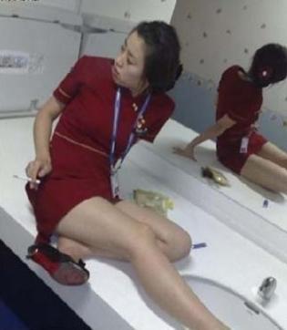 空姐体检要求裸检吗空姐无遮挡图片和空姐同居的日子(5)(点击浏览下一张趣图)