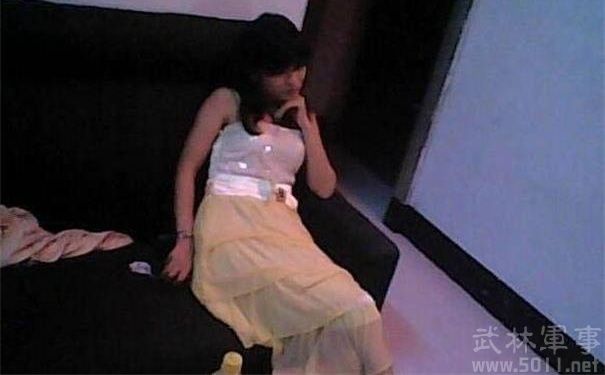 竹林玩中老年妇女图片中老年妇女发微信图片(点击浏览下一张趣图)