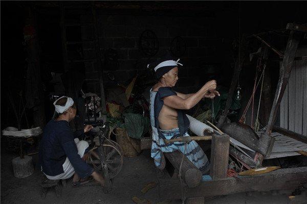 白裤瑶族女人视频白裤瑶族年轻女人图片(2)(点击浏览下一张趣图)