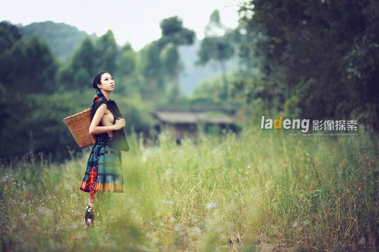 瑶族女人生殖崇拜图片白裤瑶族女人(点击浏览下一张趣图)