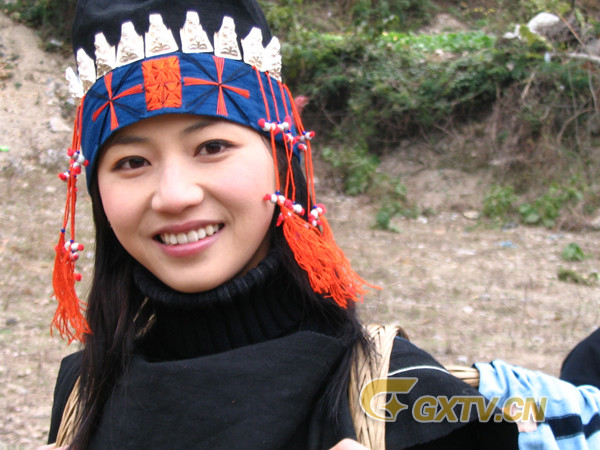 瑶族女人生殖崇拜图片白裤瑶族女人(5)(点击浏览下一张趣图)