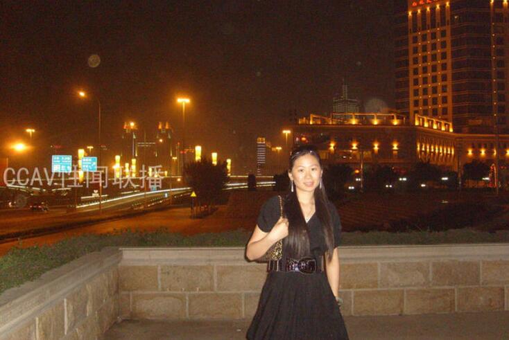 庐江官员不雅门事照图 庐江女一号何婷婷(点击浏览下一张趣图)