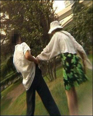 老头树林嫖娼图片欣赏 70岁老头嫖娼死亡图片(5)(点击浏览下一张趣图)