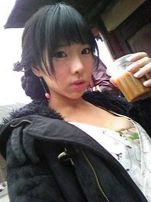 05超女刘莹图片 超女刘莹生活照(3)(点击浏览下一张趣图)