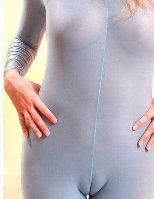 女生裤子显现阴沟 女孩穿运动装阴沟图(点击浏览下一张趣图)