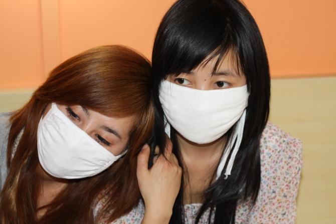 口罩爱好者图片：口罩爱好者俱乐部美女 口罩护士爱好者老照片(2)(点击浏览下一张趣图)