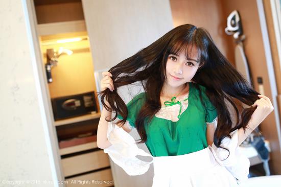 谢文的第一套 女演员谢文 谢文私拍的大尺度写真图片(点击浏览下一张趣图)