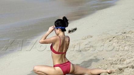 章子怡沙滩全婐图片 章子怡87张沙滩图片(5)(点击浏览下一张趣图)