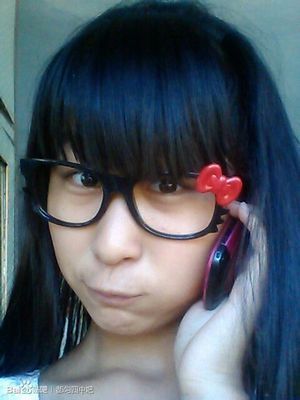  00后小学生私房照  00后女神夏琦薇图片(点击浏览下一张趣图)