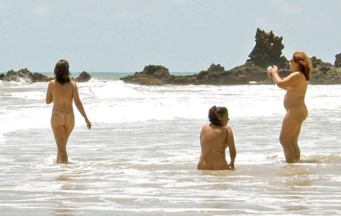 天体浴场图片高清博客图 高清偷拍天体浴场图片(点击浏览下一张趣图)