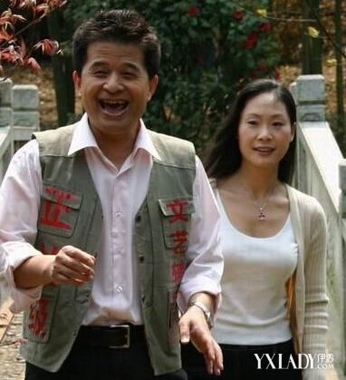 毕福剑老婆的真照片(点击浏览下一张趣图)