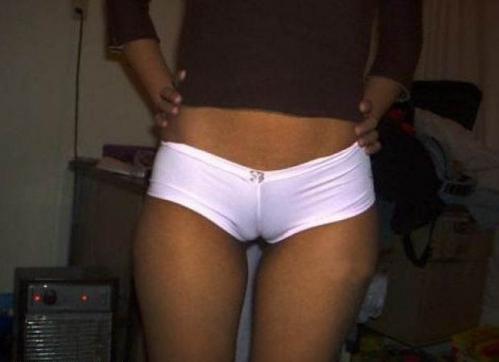 到女厕所吃女生的屎 男生吃女生屎视频(4)(点击浏览下一张趣图)