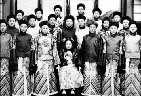 慈禧太后年轻真容图片(2)(点击浏览下一张趣图)
