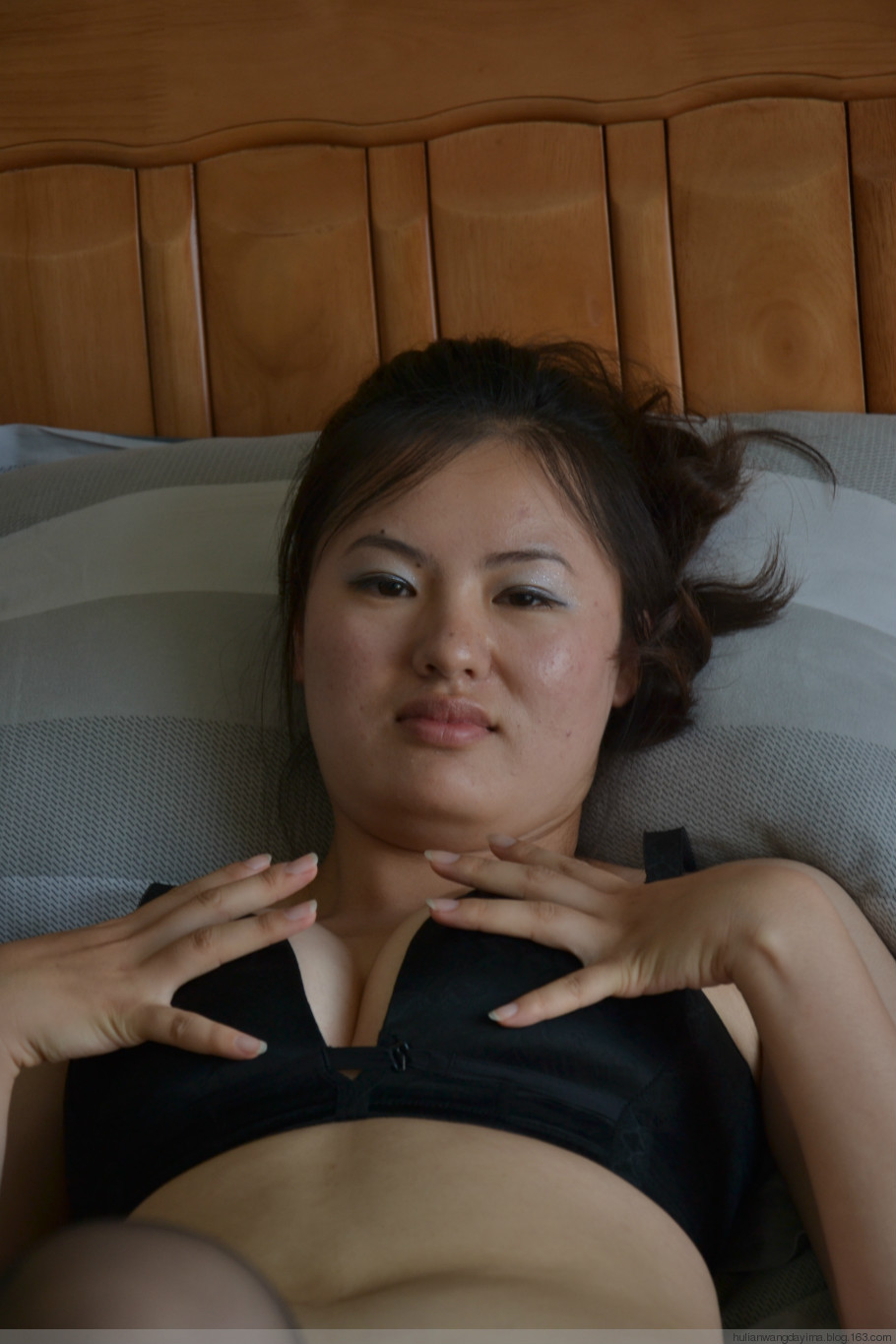 在哪找微信上的开放女：微信聊天发下面图片(3)(点击浏览下一张趣图)