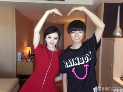 张子枫抱王俊凯图 王源被同桌强吻(点击浏览下一张趣图)